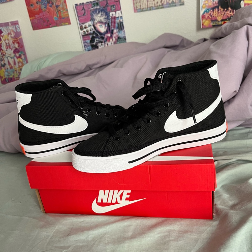 Nike Court Legacy Mid Size 7 worn once still in original box!!